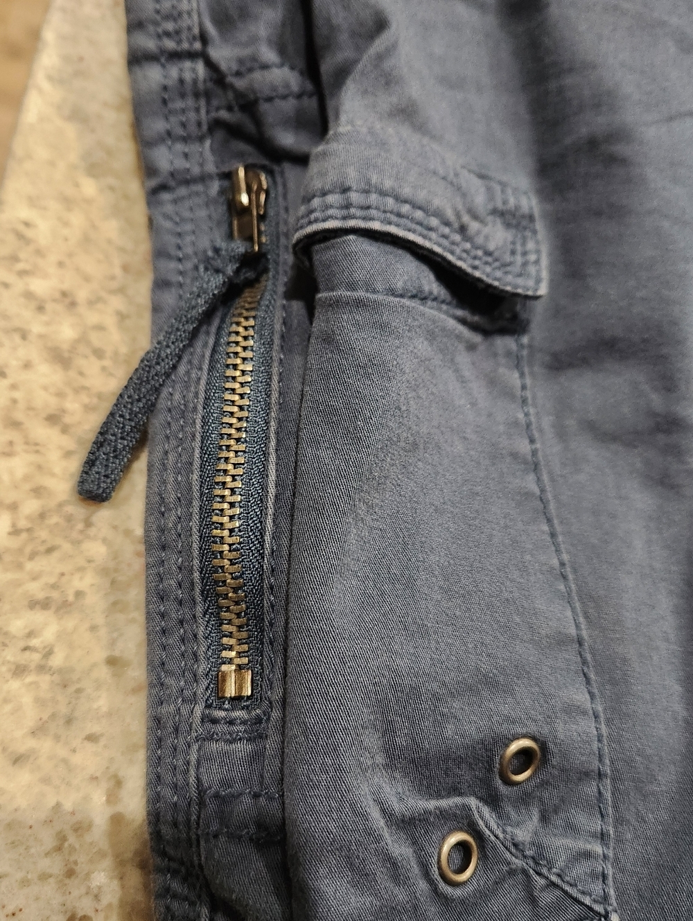 Style & Co. Slate Blue  Cropped Cargo Pants Women’s Size 8 Toggle - Picture 5 of 5